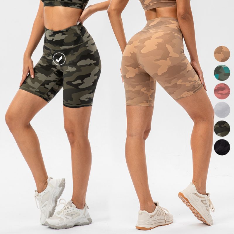 Biker-Shorts mit Batikmuster und Camouflage-Muster