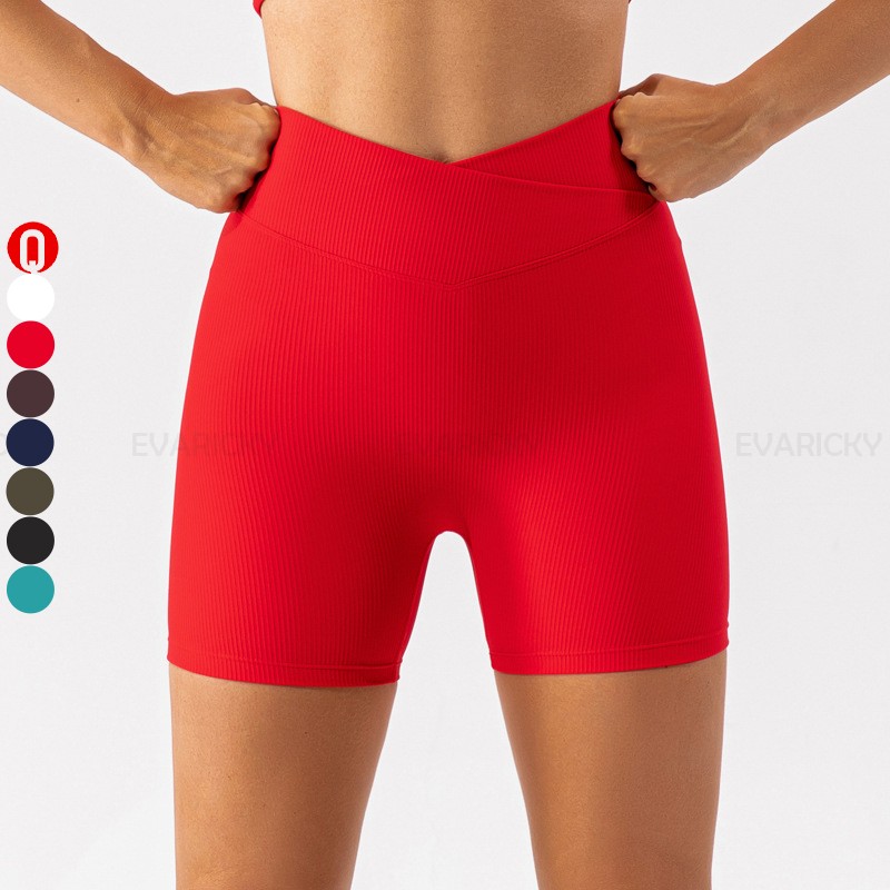 Yoga-Shorts mit V-förmigem Kreuz vorne
